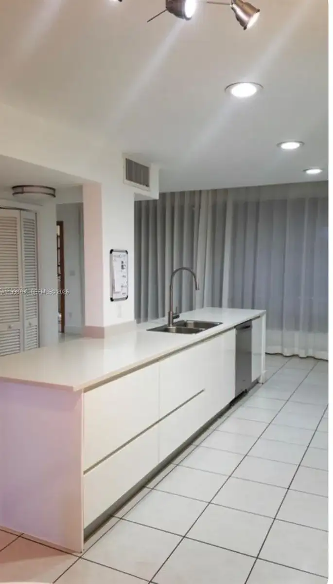 3301 Raleigh St # 4A, Hollywood FL 33021 photo 2