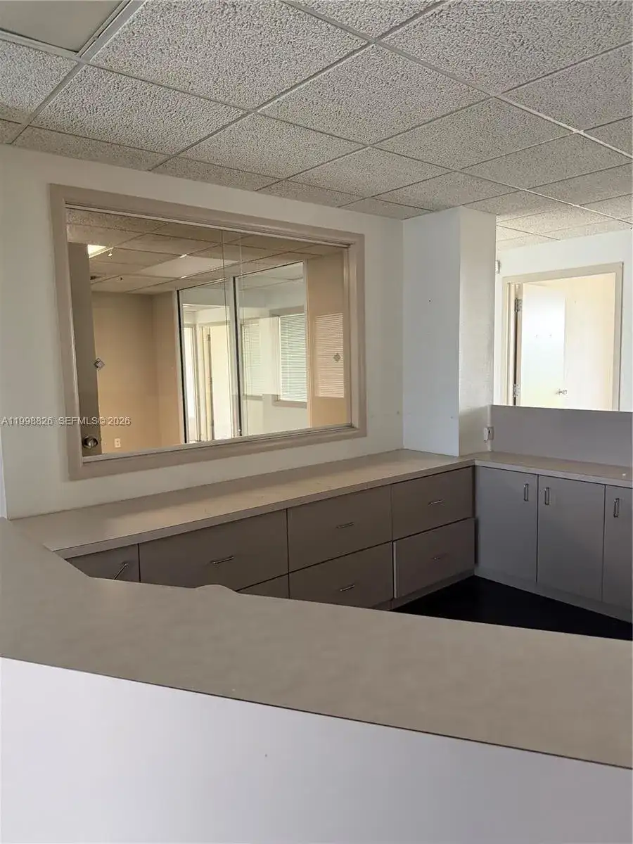 101 NW 167th St, North Miami Beach FL 33169 photo 2