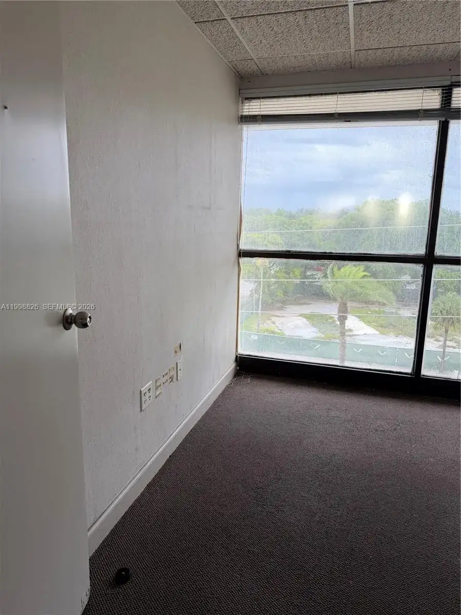 101 NW 167th St, North Miami Beach FL 33169 photo 4