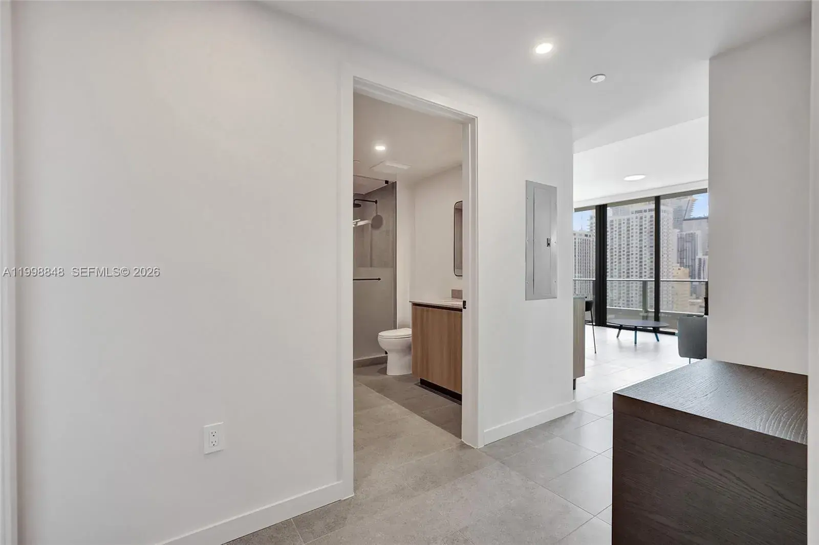 121 NE 5th ST # 2101, Miami FL 33132