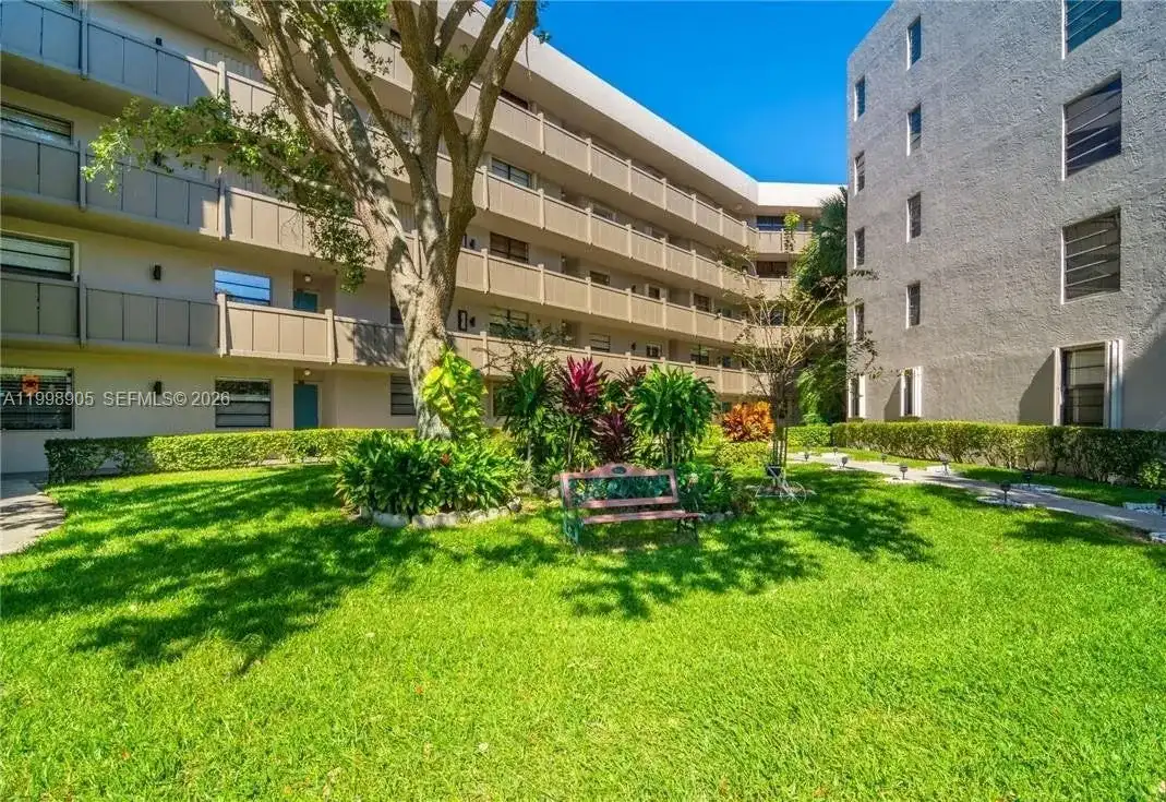 1100 Colony Point Cir # 105, Pembroke Pines FL 33026