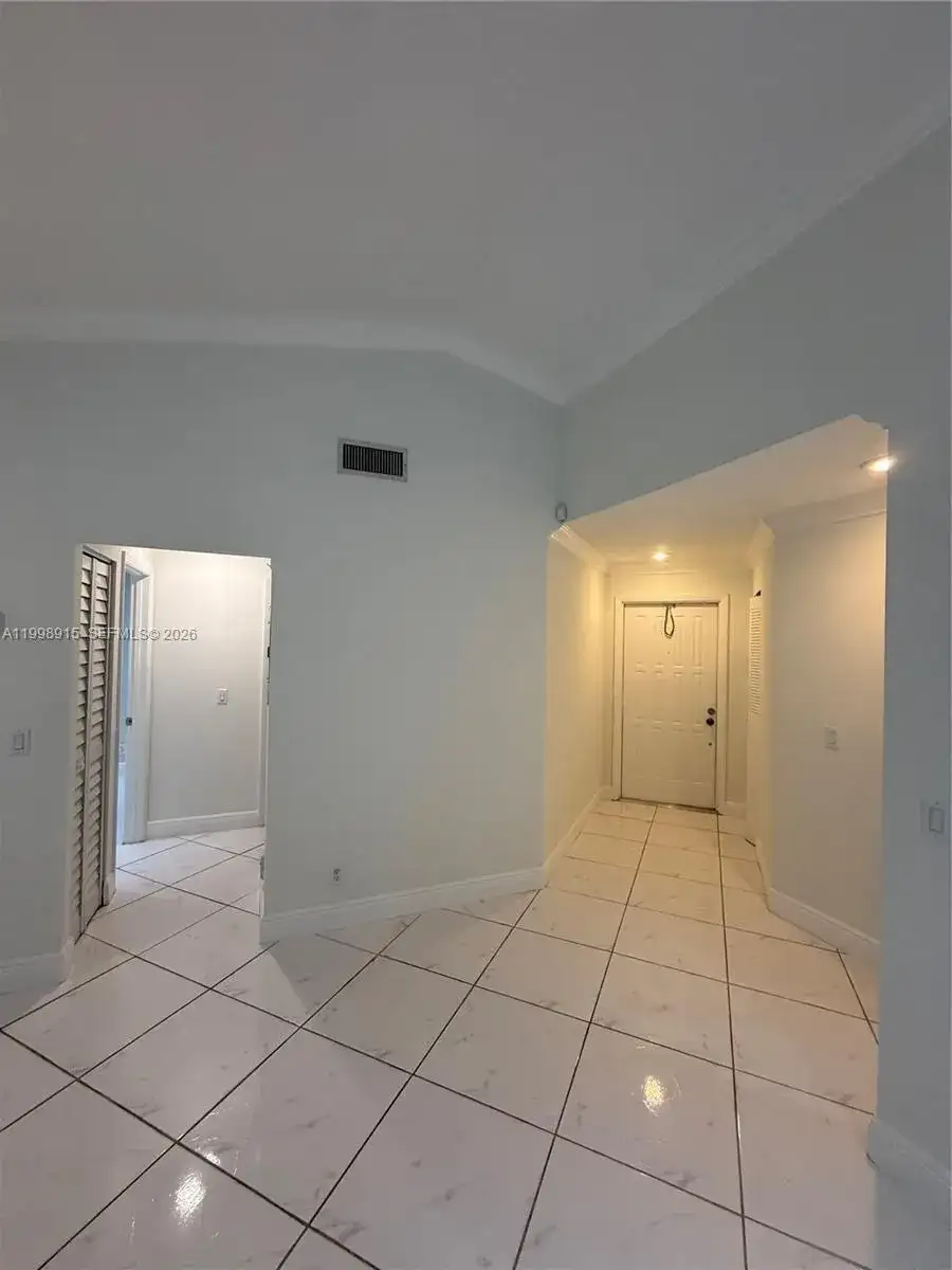 17268 NW 60th Ct, Hialeah FL 33015 photo 3