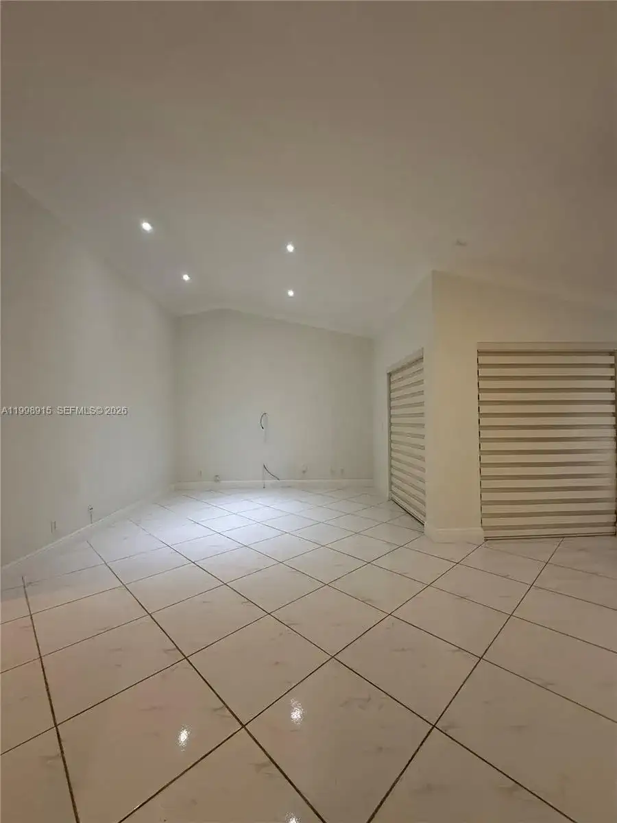 17268 NW 60th Ct, Hialeah FL 33015 photo 5