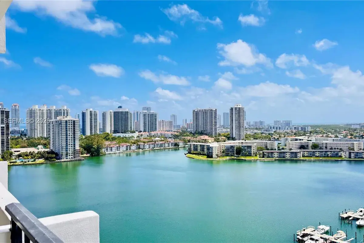 2780 NE 183rd St # 2012, Aventura FL 33160