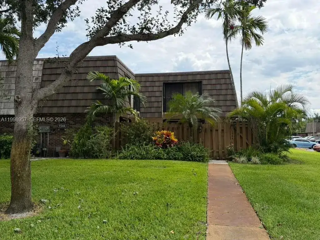 1544 Forest Lakes Cir # D, West Palm Beach FL 33406