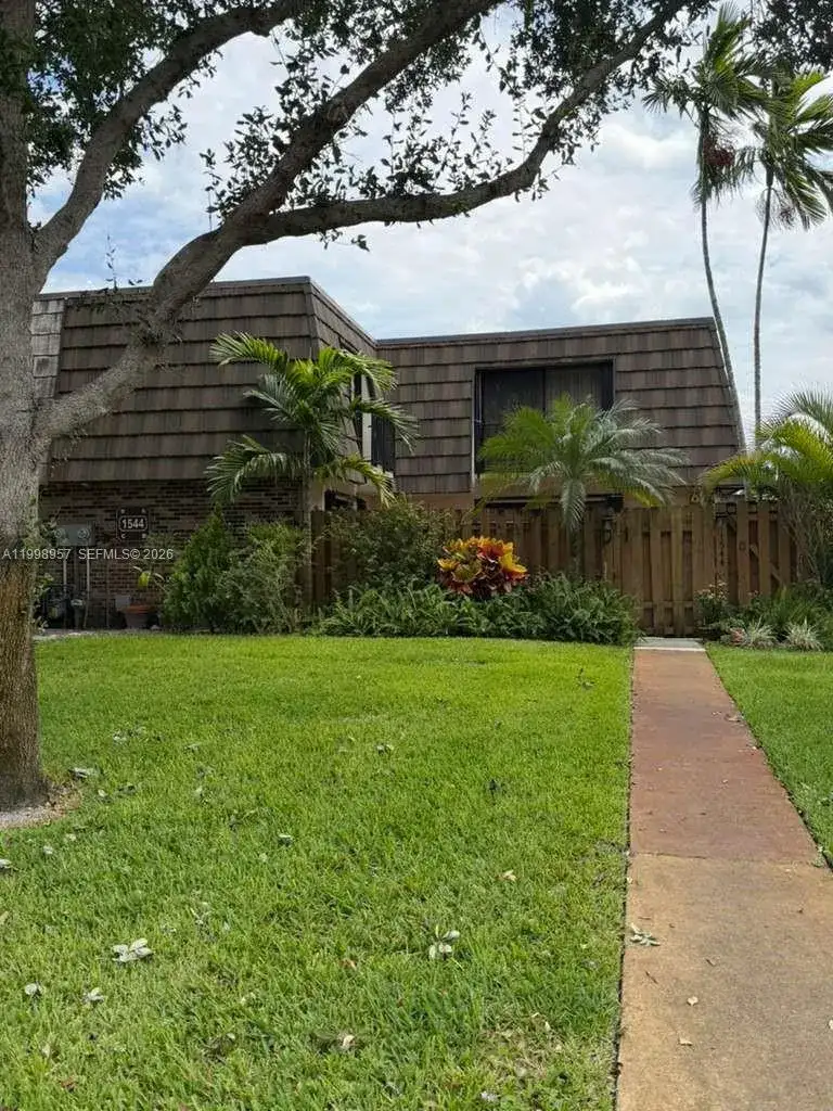 1544 Forest Lakes Cir # D, West Palm Beach FL 33406 photo 2