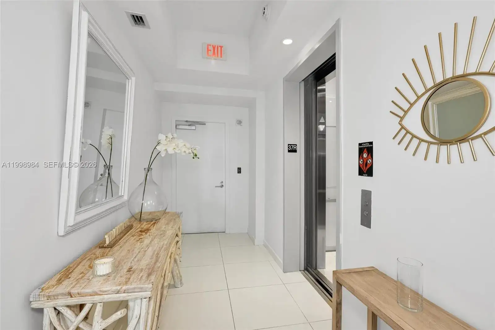 851 NE 1st Ave # 3708, Miami FL 33132 photo 2