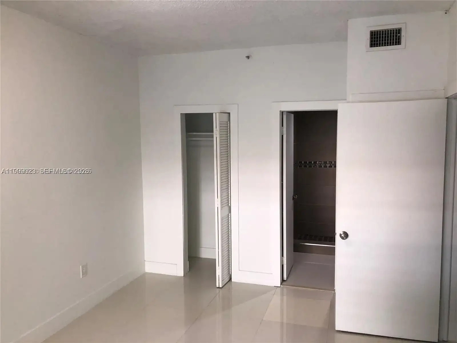 2730 Collins Ave # 310, Miami Beach FL 33140 photo 2