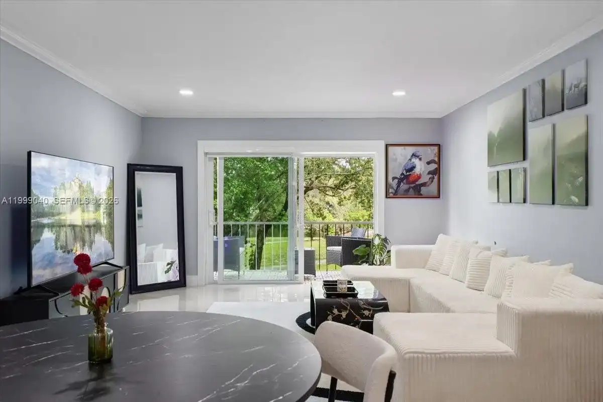 6001 N Falls Cir Dr # 310, Tamarac FL 33319