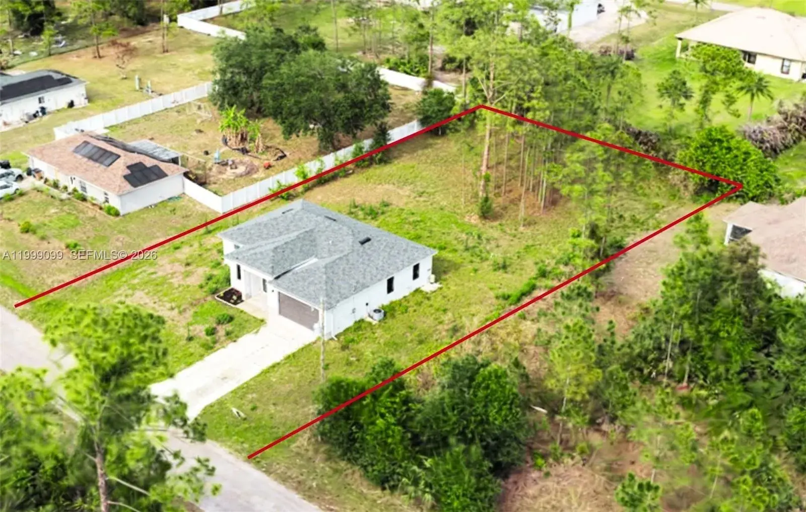 902 MAGNOLIA AVE, Lehigh Acres FL 33972