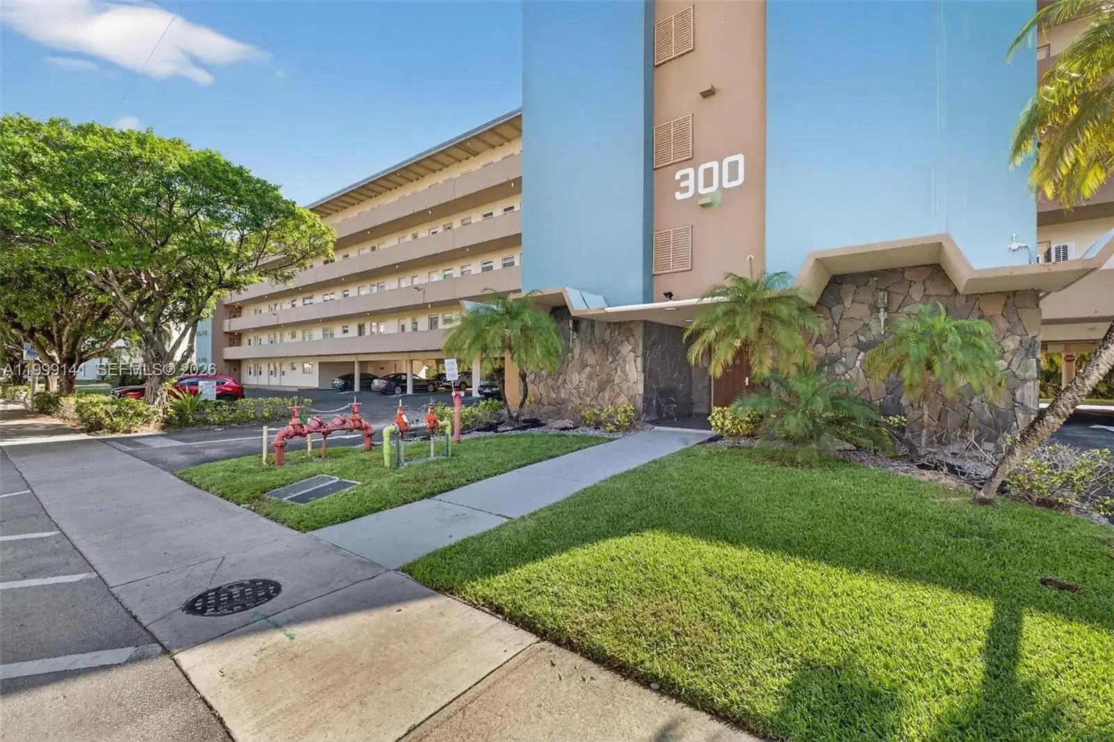 300 NE 14th Ave # 505, Hallandale Beach FL 33009 photo 2