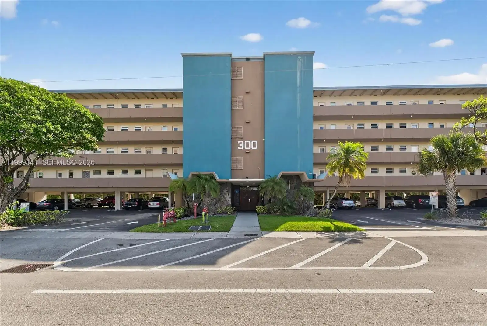 300 NE 14th Ave # 505, Hallandale Beach FL 33009 photo 3
