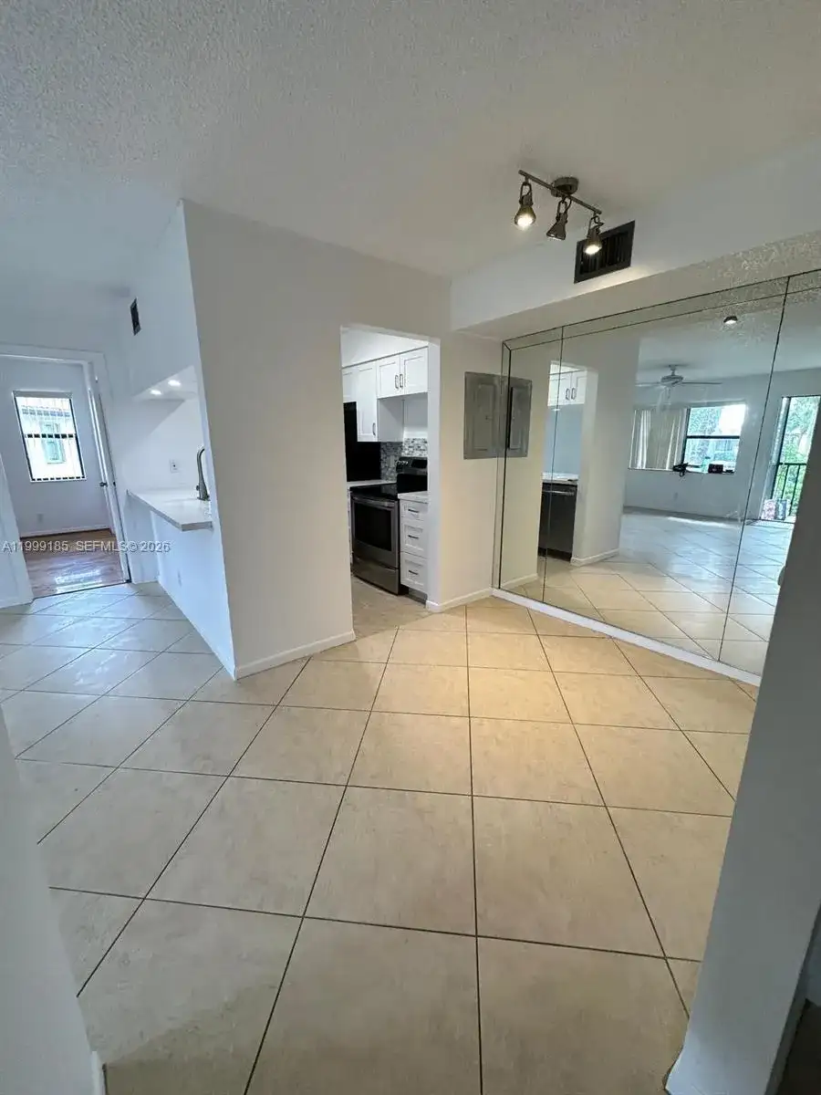 7137 Golf Colony Ct # 202, Lake Worth FL 33467 photo 4