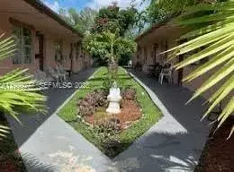 129 SE 5th St # 4, Hallandale Beach FL 33009