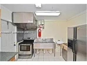 129 SE 5th St # 4, Hallandale Beach FL 33009