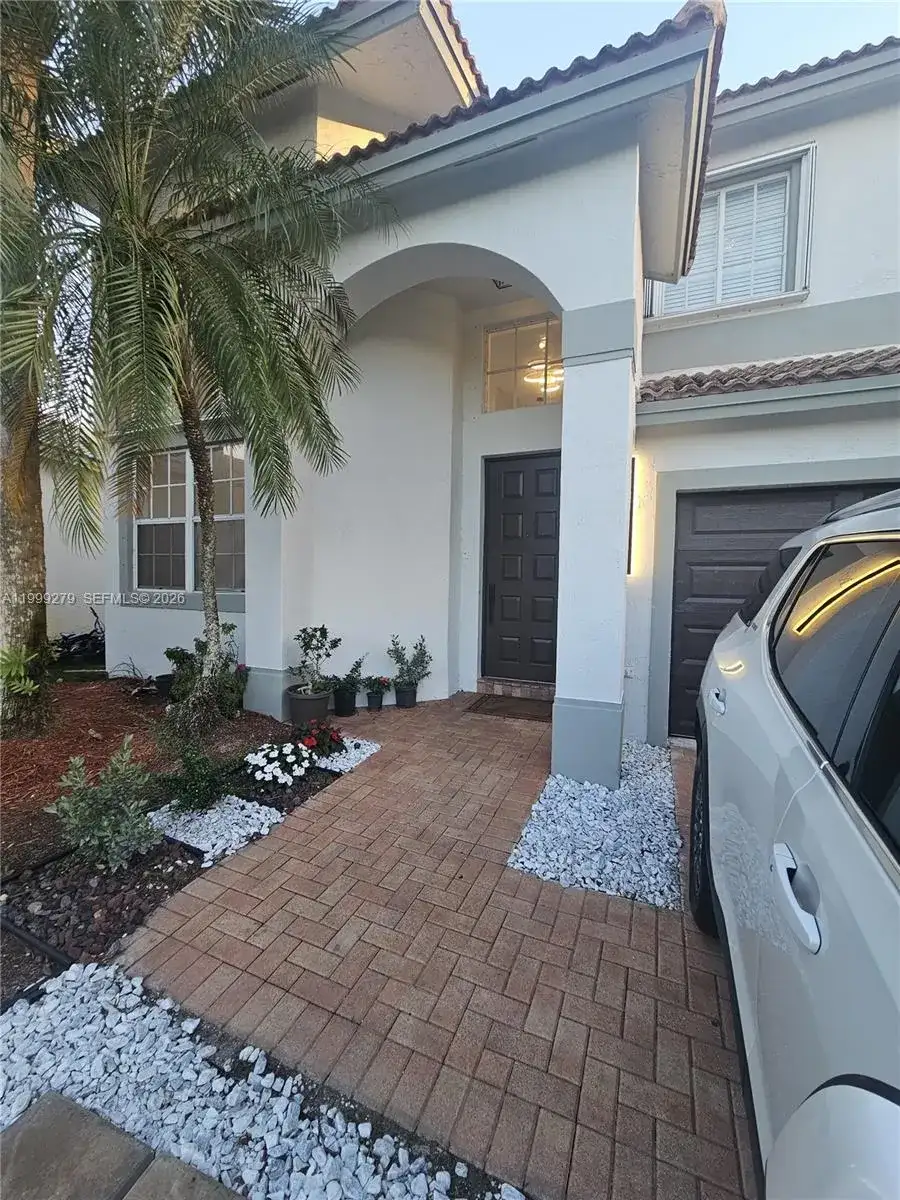 17088 NW 19th St, Pembroke Pines FL 33028 photo 3