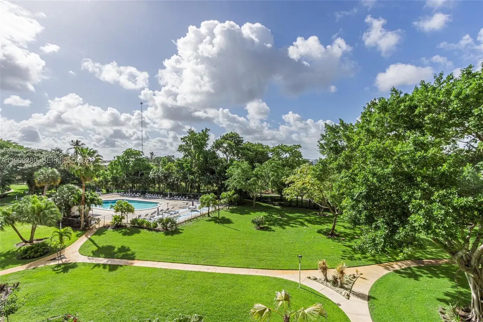 4330 Hillcrest Dr # 405, Hollywood FL 33021 photo 5