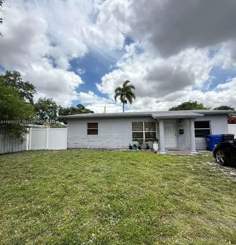 6708 Raleigh St, Hollywood FL 33024
