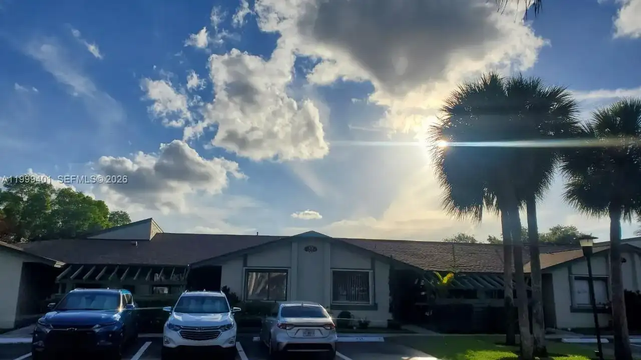 454 Lakeview Dr # 2, Weston FL 33326