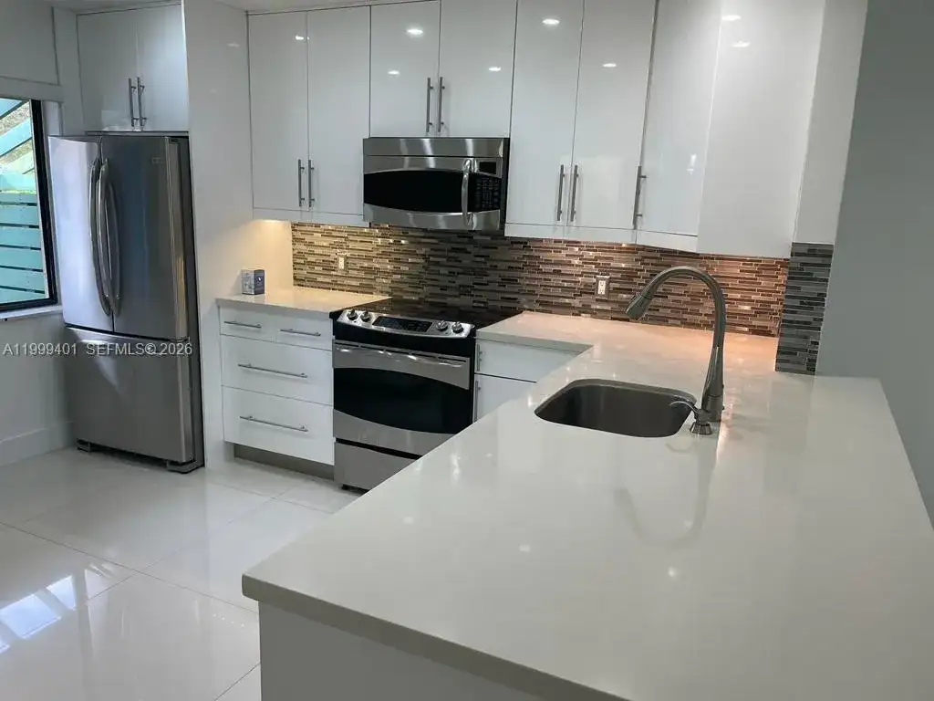 454 Lakeview Dr # 2, Weston FL 33326 photo 4