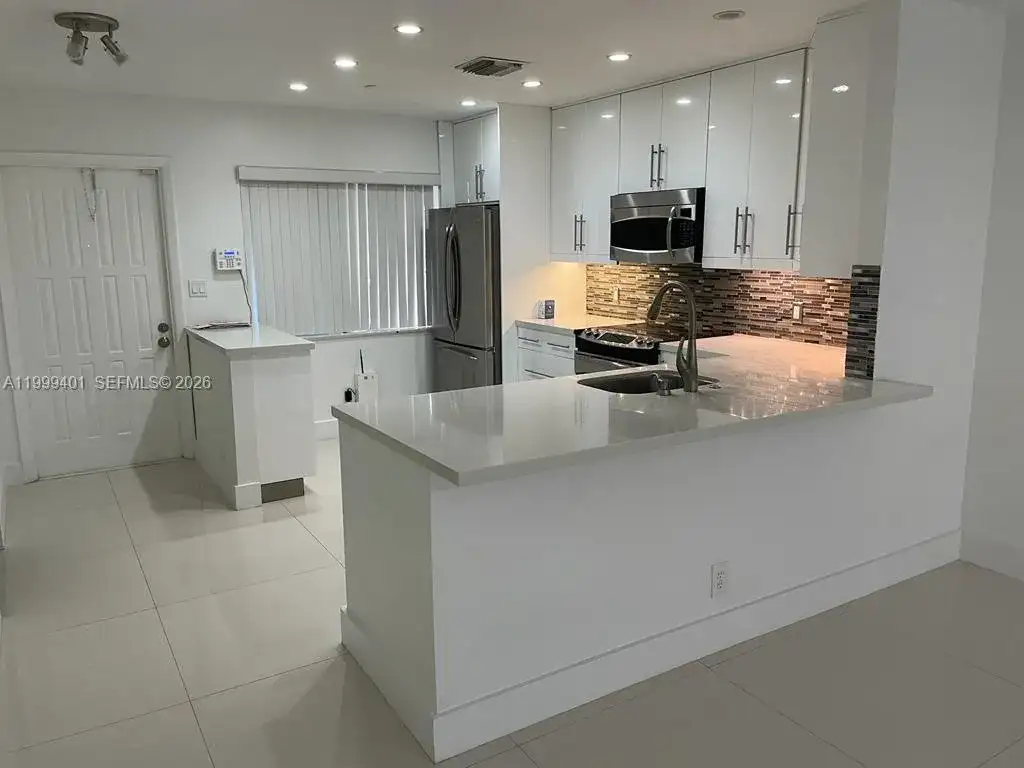 454 Lakeview Dr # 2, Weston FL 33326 photo 5