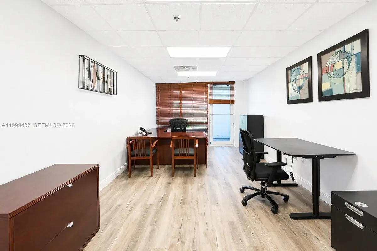 18501 Pines Blvd # 337, Pembroke Pines FL 33029
