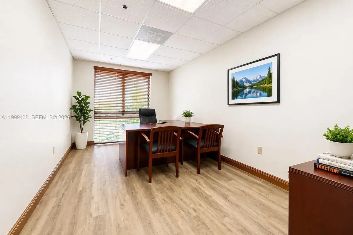 18501 Pines Blvd # 349, Pembroke Pines FL 33029