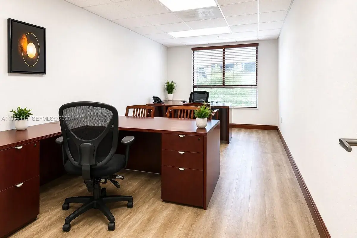 18501 Pines Blvd # 370, Pembroke Pines FL 33029