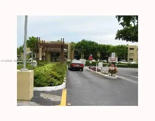 8075 SW 107th Ave # 305, Miami FL 33173 photo 3