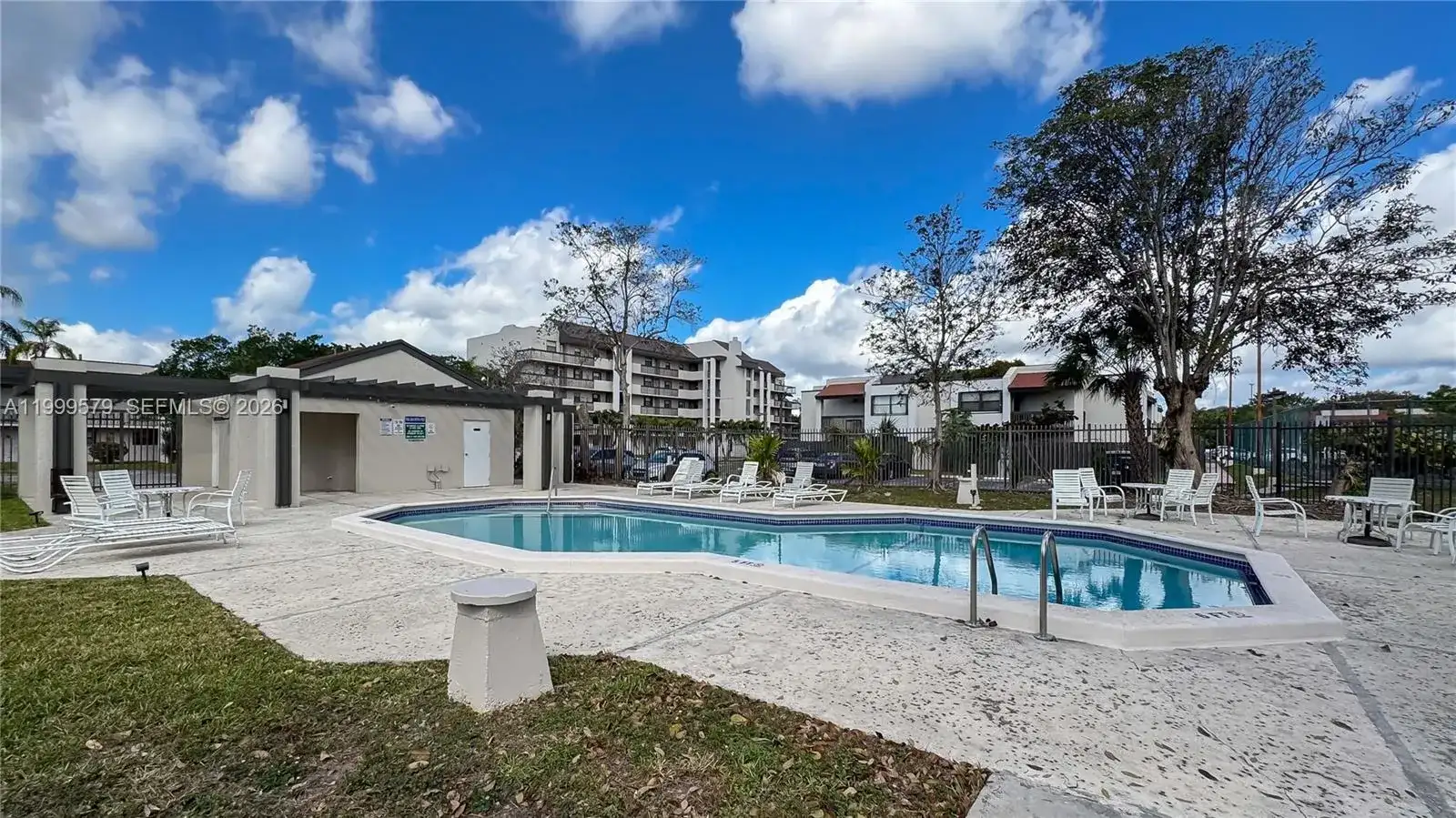 8885 Fontainebleau Blvd # 205, Miami FL 33172 photo 4