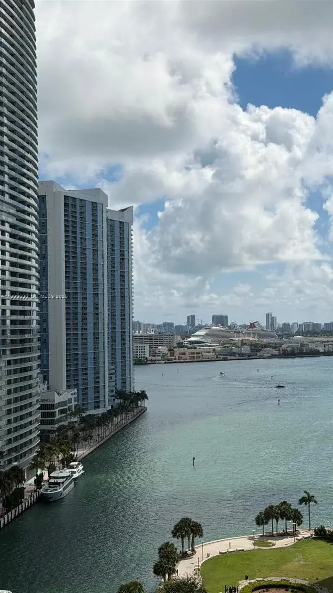 77 SE 5 # 1915, Miami FL 33131