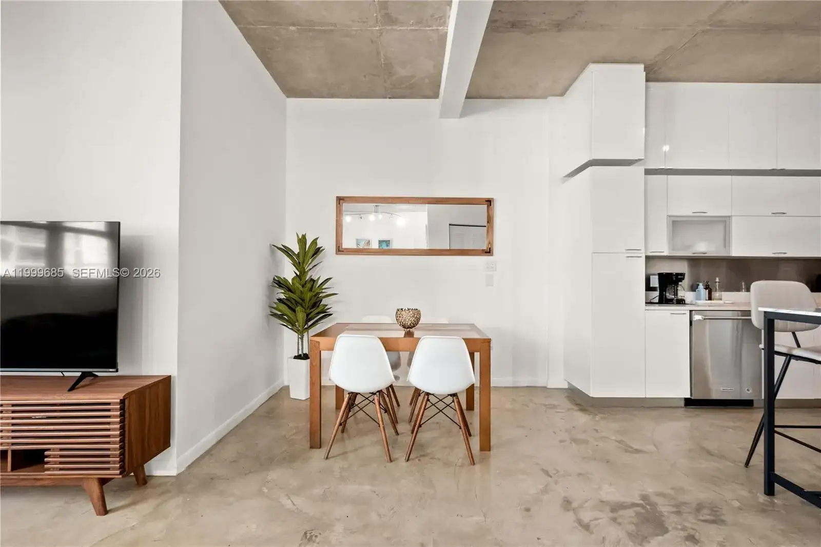 234 NE 3rd St # 1704, Miami FL 33132 photo 2