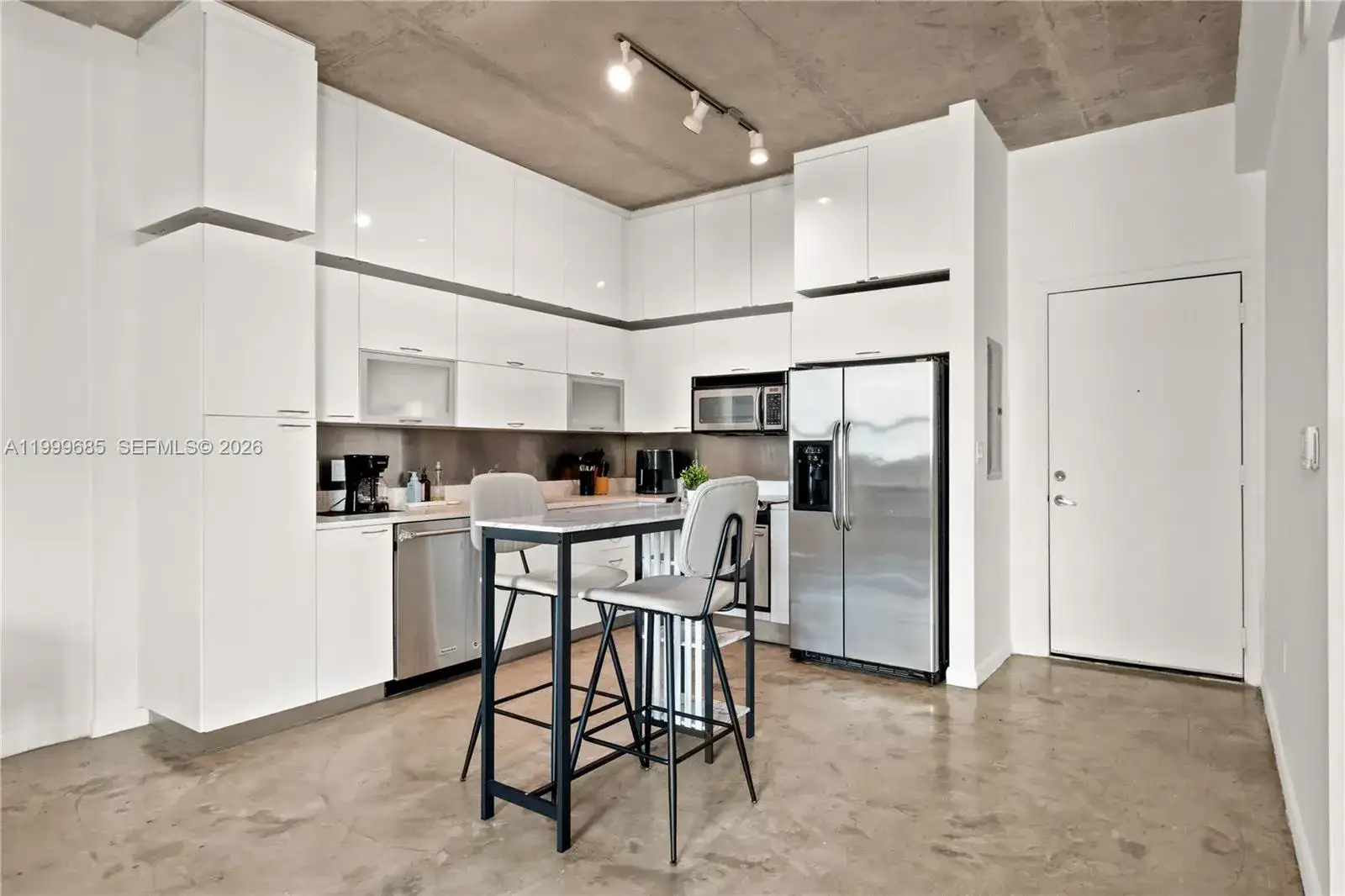234 NE 3rd St # 1704, Miami FL 33132 photo 3