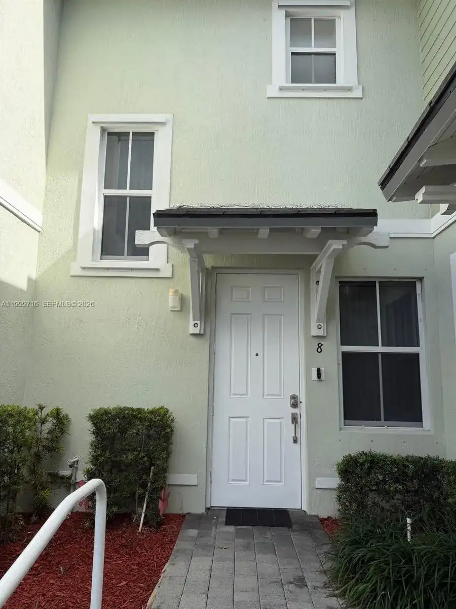 133 SE 28 # 8, Homestead FL 33033 photo 2