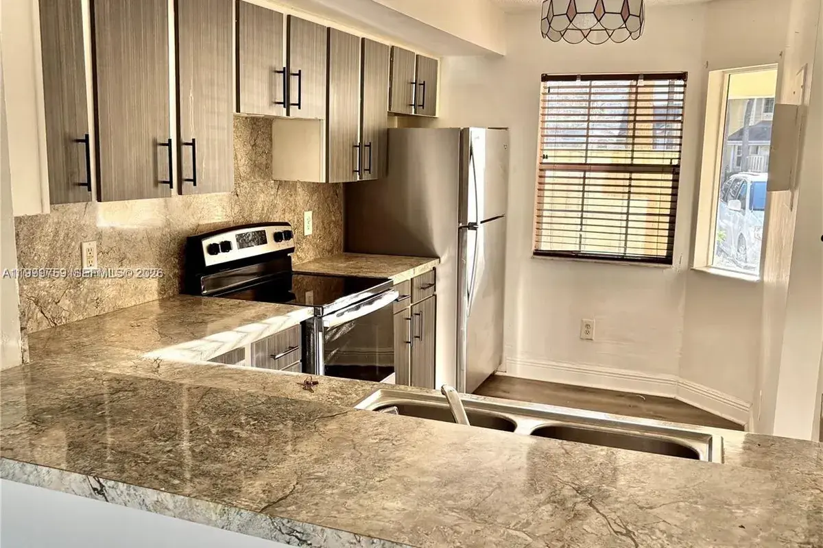 2113 Champions Way, North Lauderdale FL 33068