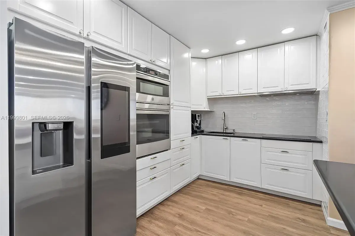 600 Three Islands Blvd # 604, Hallandale Beach FL 33009