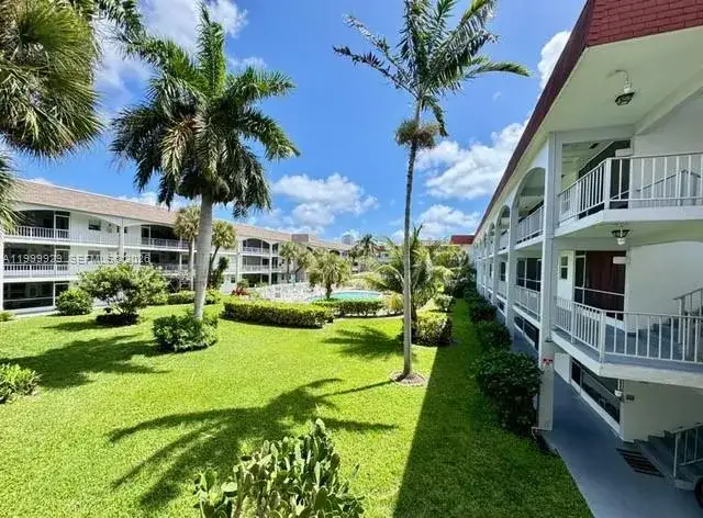 581 Blue Heron Drive # B, Hallandale Beach FL 33009