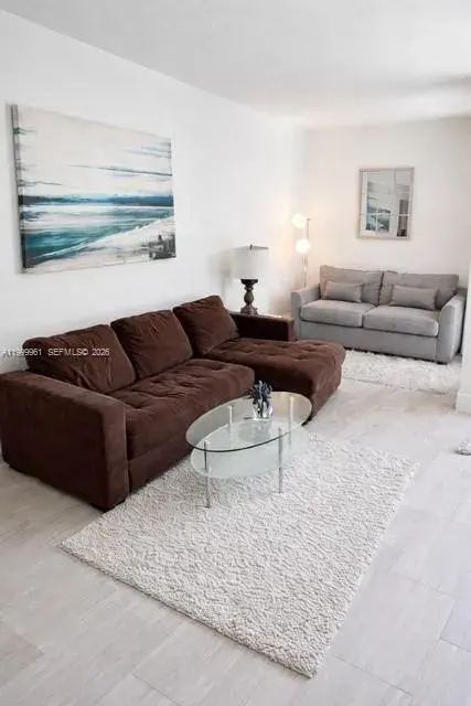 121 NE 34th St # 814, Miami FL 33137