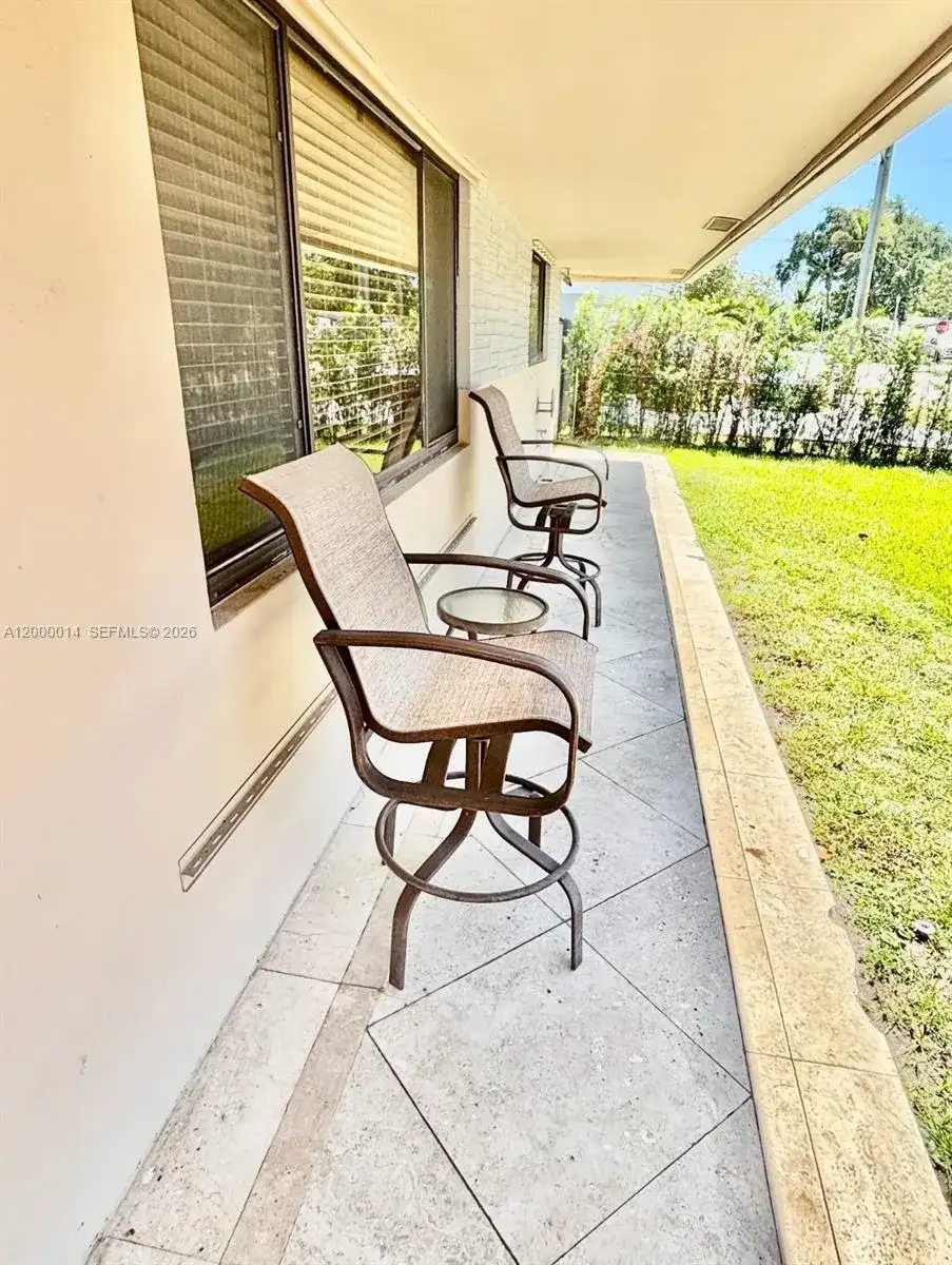 8771 NW 15th Ct, Pembroke Pines FL 33024 photo 4