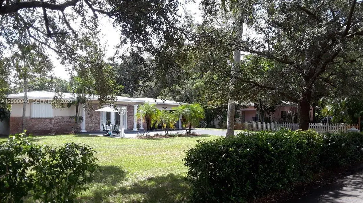 4020 SW 2nd St, Plantation FL 33317