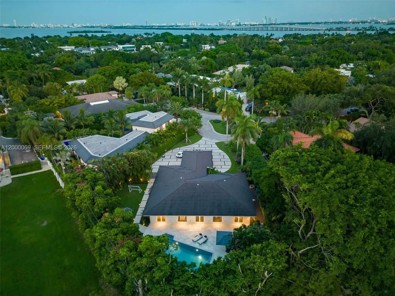 4800 Bay Point Rd, Miami FL 33137