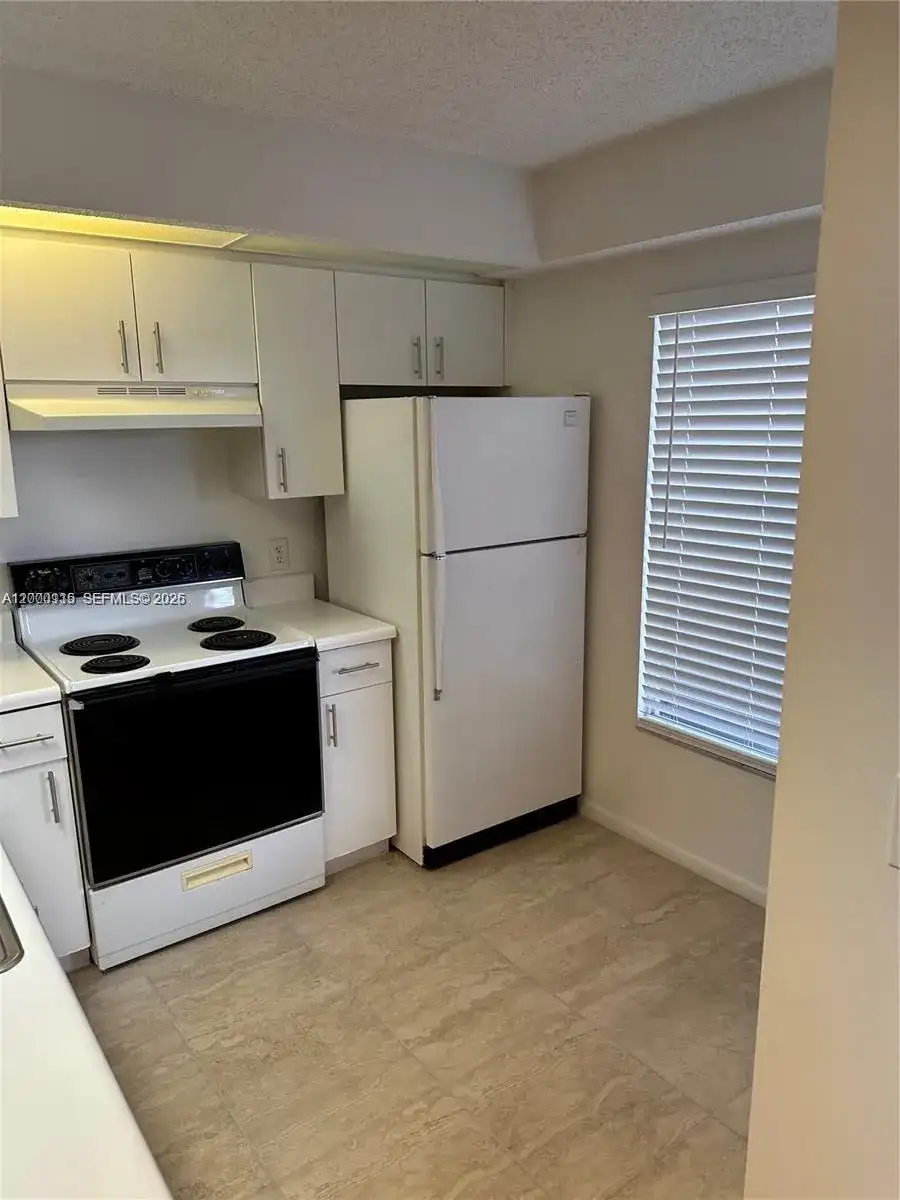 800 SW 137th Ave # 404G, Pembroke Pines FL 33027 photo 5