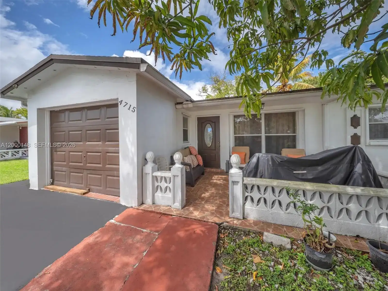 4715 NW 43rd St, Lauderdale Lakes FL 33319