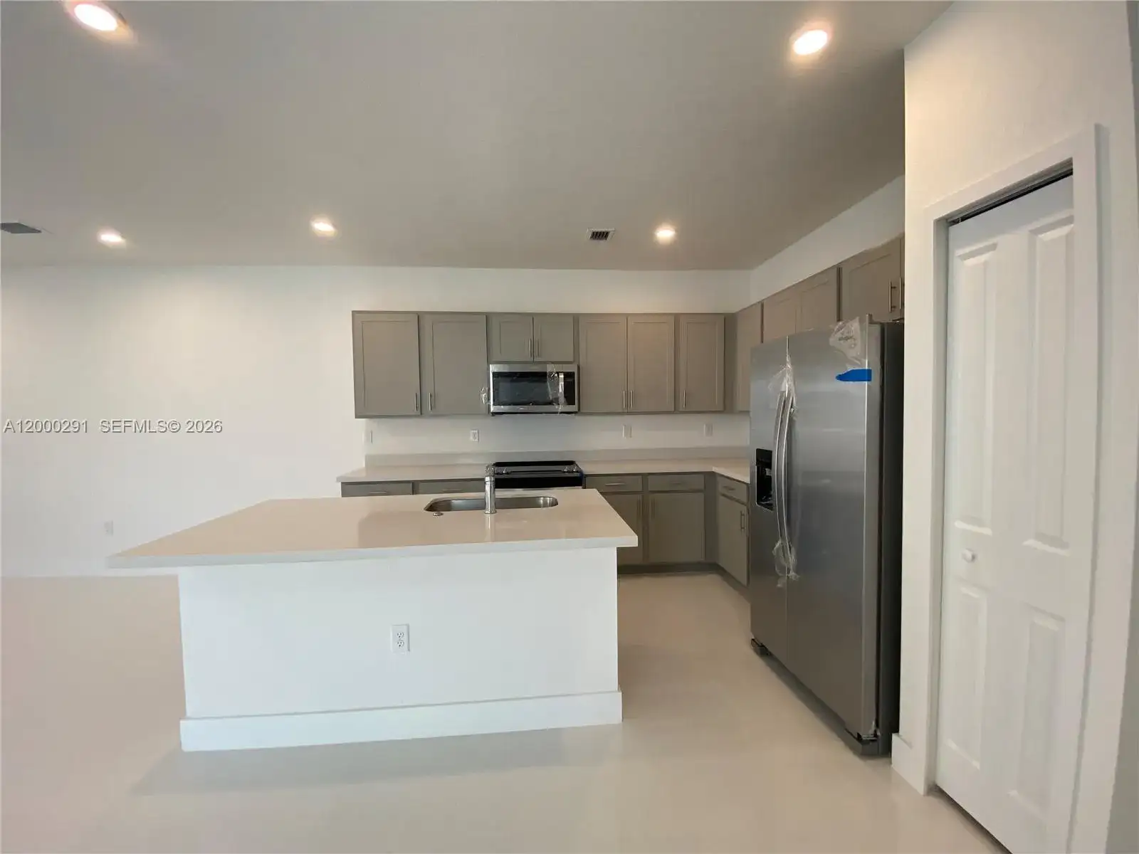 2434 SW 145th Pl, Miami FL 33175 photo 4