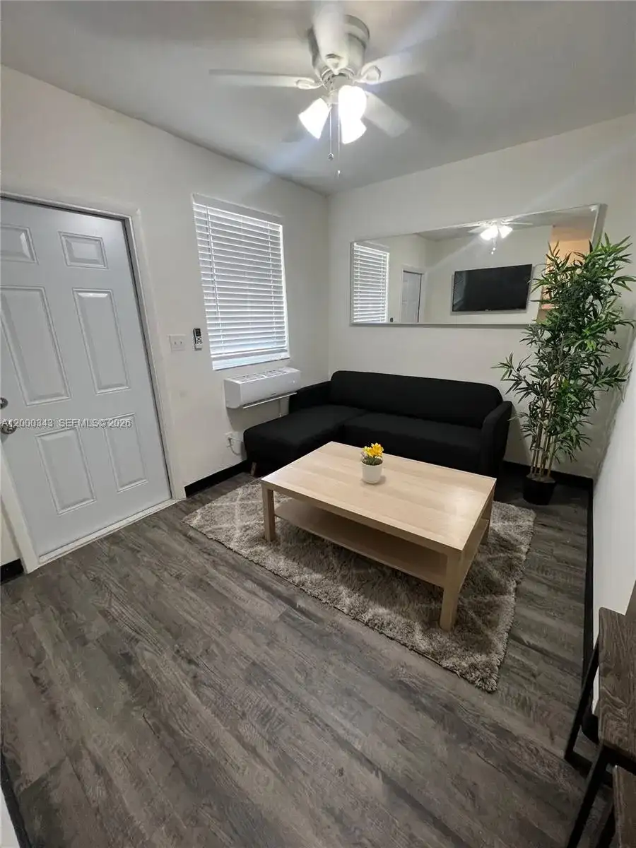 1191 NW 8th St Rd # 1, Miami FL 33136 photo 2