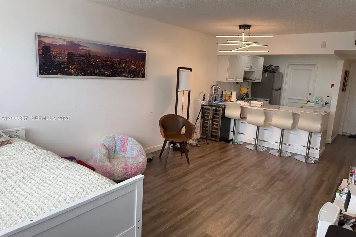 211 NE 8th Ave # 411, Hallandale Beach FL 33009