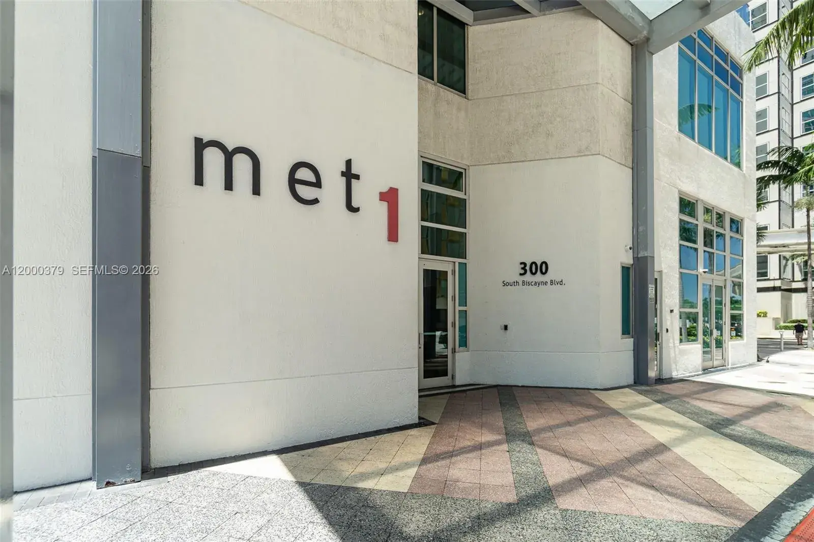 300 S Biscayne Blvd # 1411, Miami FL 33131