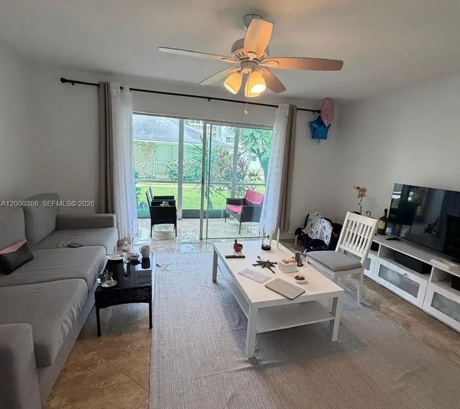 219 NE 14th Ave # 101, Hallandale Beach FL 33009