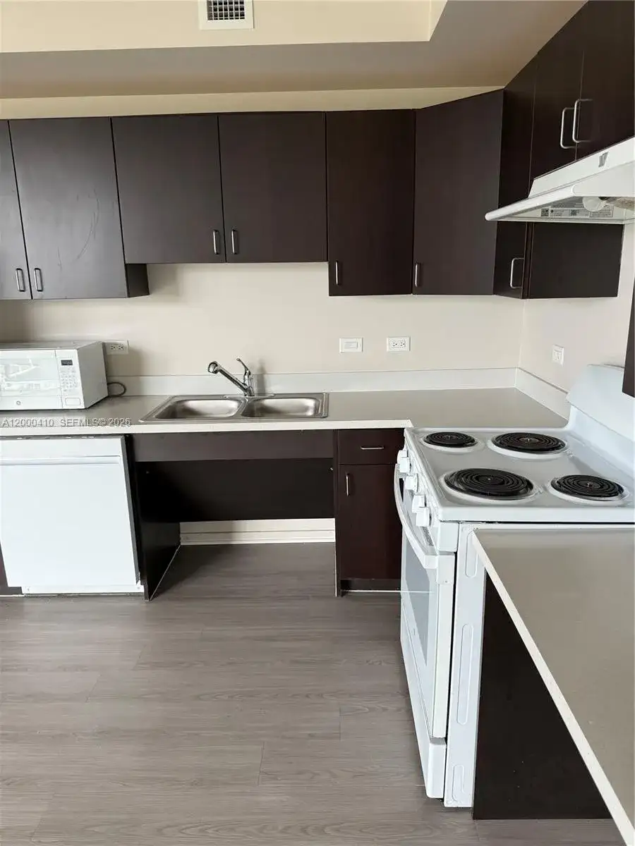437 SW 4th Avenue # 708, Fort Lauderdale FL 33315 photo 3