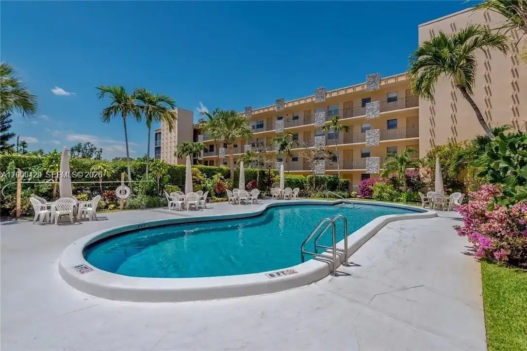 2145 Pierce St # 326, Hollywood FL 33020